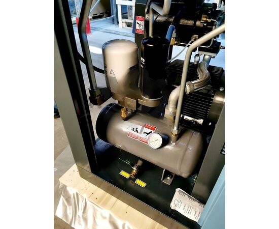 Компрессор COMARO SB 7.5-10 L (V22LB95PWV077/210L), изображение 8 от магазина Вимкор Компрессор COMARO SB 7.5-10 L (V22LB95PWV077/210L), изображение 8