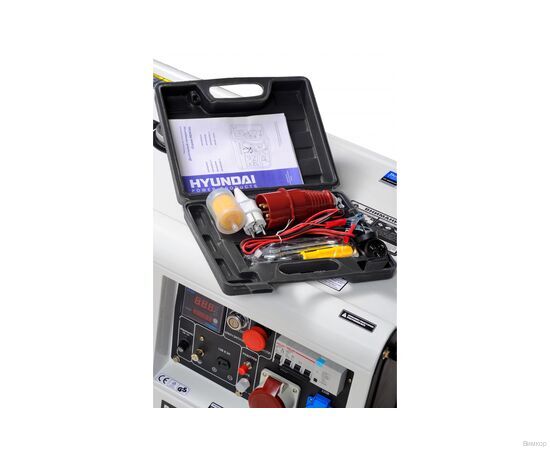 Электрогенератор Hyundai DHY 8000SE-3, изображение 7